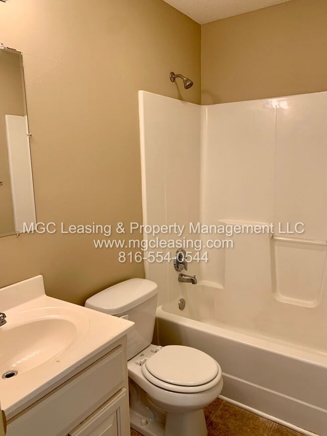 Building Photo - 814 NE Westwind Ln