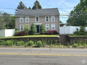 Building Photo - 566 W Main St