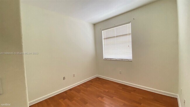 Building Photo - 3 br, 2 bath House - 2735 SE 16th Ave Unit...