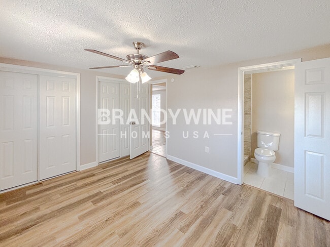 Building Photo - 6135 Seabreeze Dr