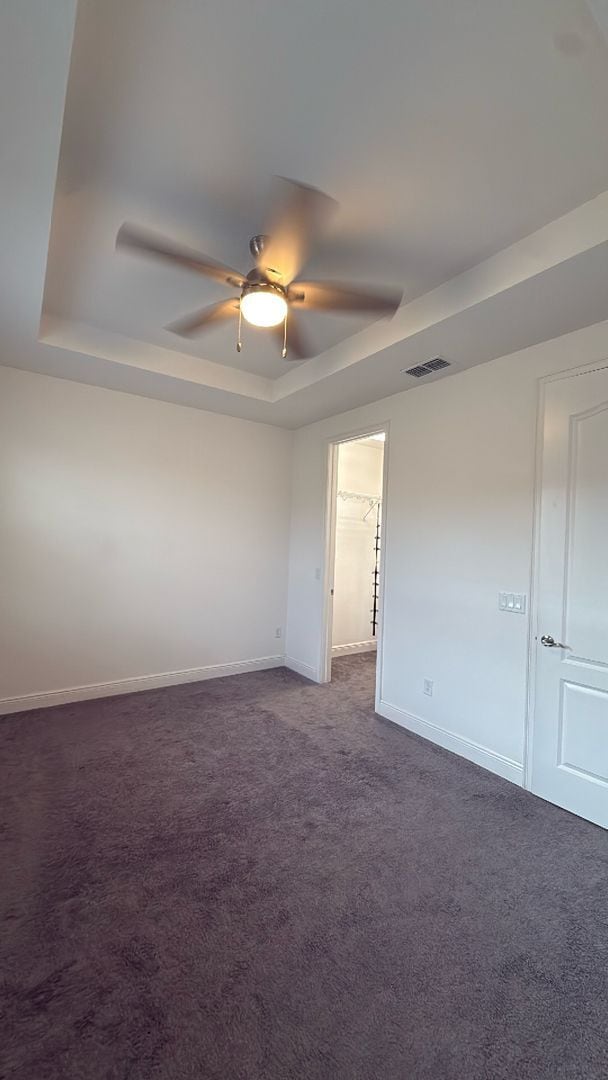 Building Photo - Eagle Creek three bedroom, 2 and half bath...