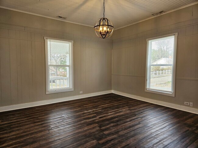 Building Photo - 102 Kay St