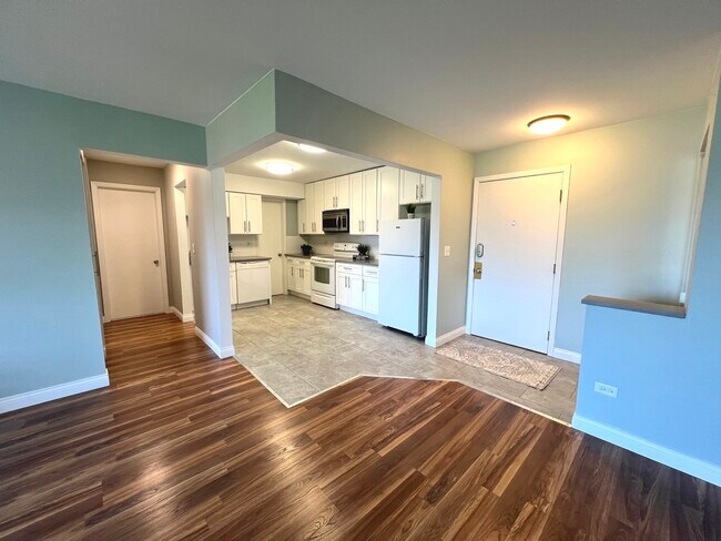 Building Photo - 2218 S Goebbert Rd