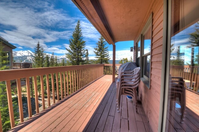 Building Photo - Beautiful home near bus route Breckenridge! 5 bedrooms and VIEWS!  Flexible Lease Terms