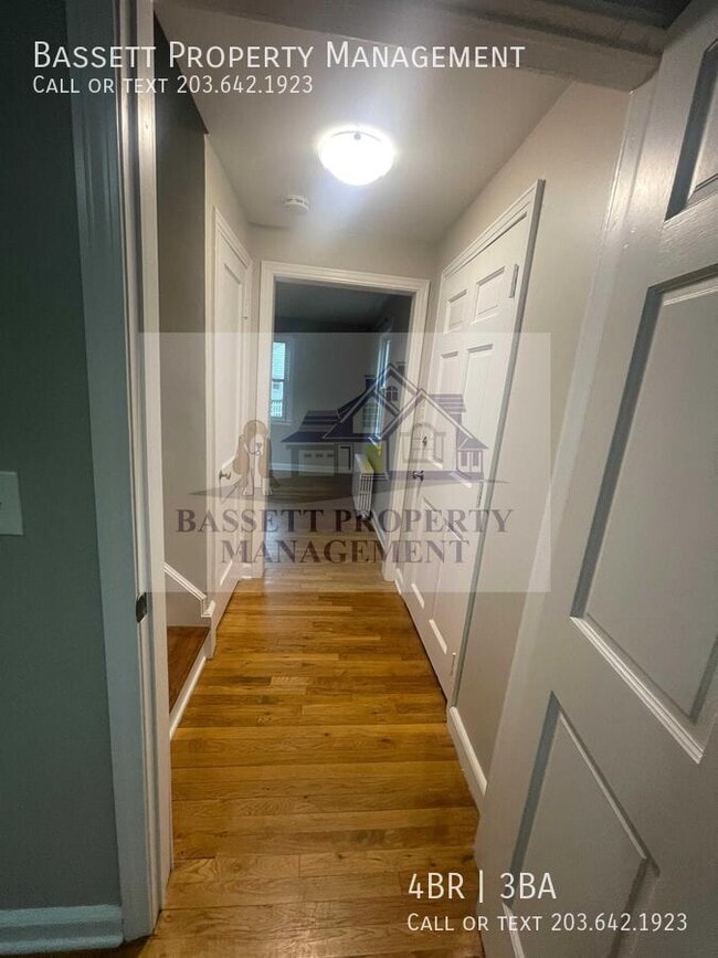 Building Photo - 135 Evergreen Ave