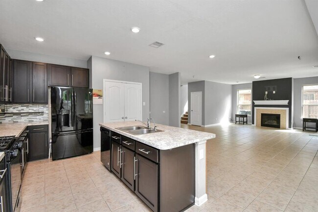 Building Photo - 14018 Harmony Ridge Trl