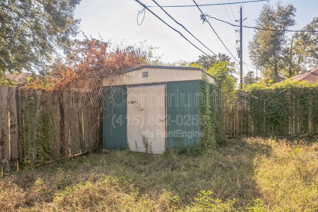 Building Photo - 9830 Cherokee St