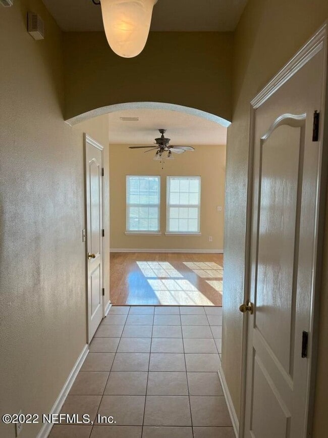 Building Photo - Beautiful Townhome in Biscayne Bay!