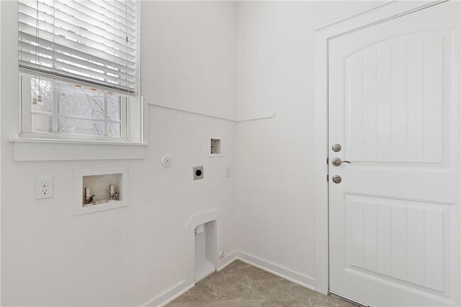 Building Photo - 6307 Betty Cook Dr
