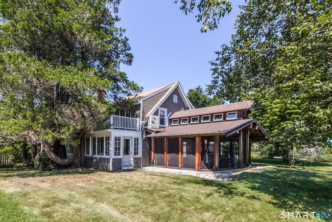 Building Photo - 116 Overshore Dr E