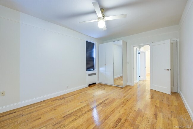Building Photo - 167-10 Crocheron Ave
