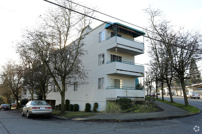 Building Photo - Vista Point
