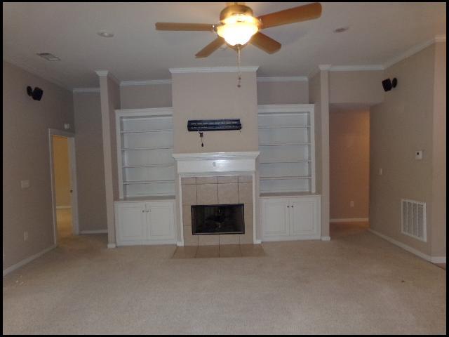 Building Photo - 303 Hidden Meadows Dr