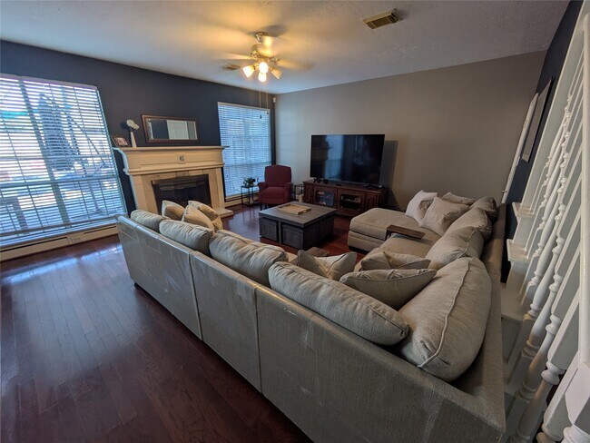Building Photo - 9222 Symphonic Ln
