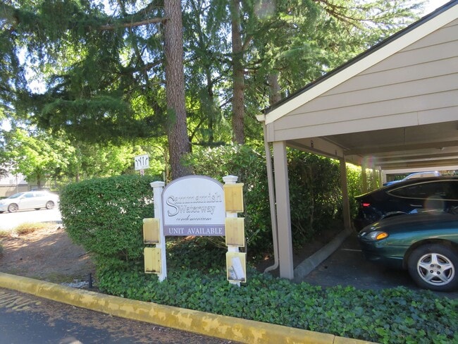 Building Photo - Redmond Downtown Charming 530 sf Studio $ 1695.00 includes parking