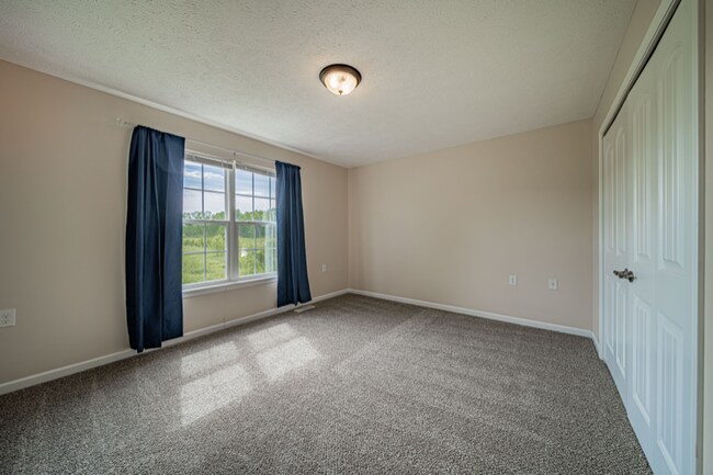 Building Photo - 6535 Bayside Dr