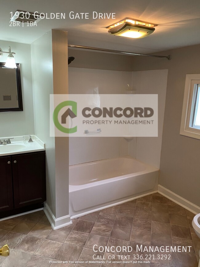 Building Photo - 1930 Golden Gate Dr