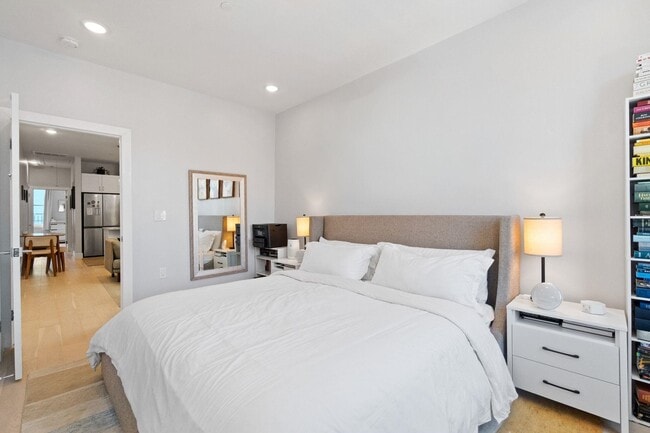 Building Photo - 406 Madison St