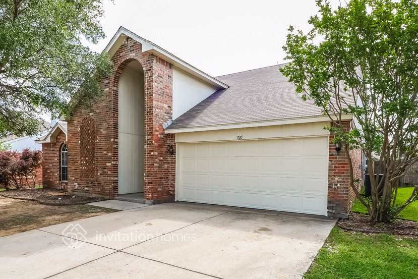 Building Photo - 705 Crestmont Dr