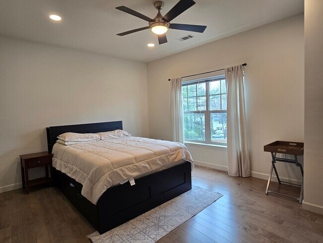 Building Photo - 2009 Symmes Cir