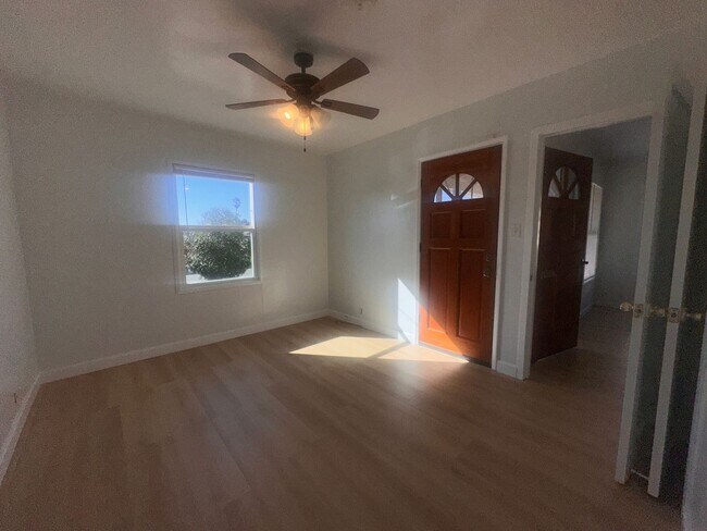 Building Photo - Newly Remodeled 3BD House with Porch, Shed...
