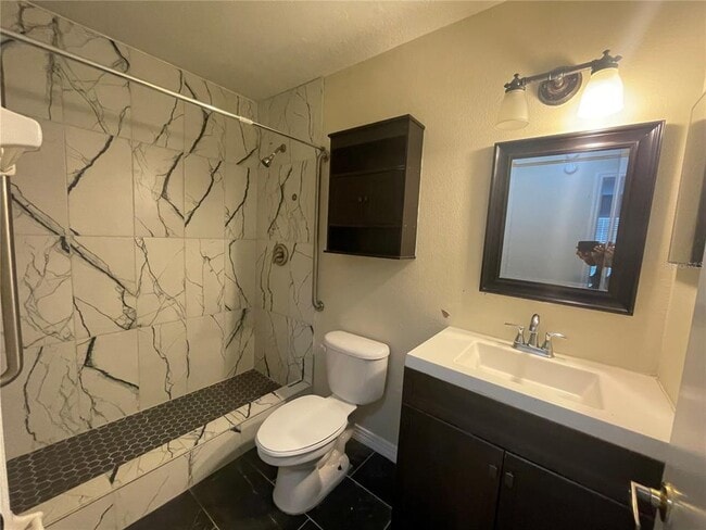 Building Photo - 227 Orchid Dr