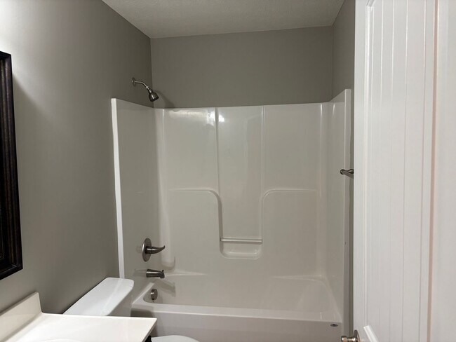 Building Photo - 7013 Golgotha Dr