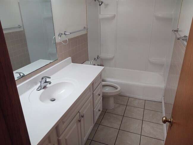 Building Photo - 881 Columbus St