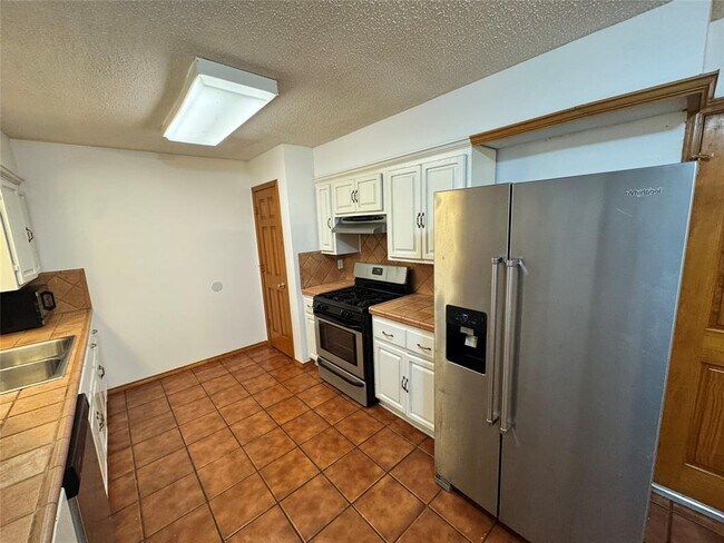 Building Photo - 5914 Wagon Bend