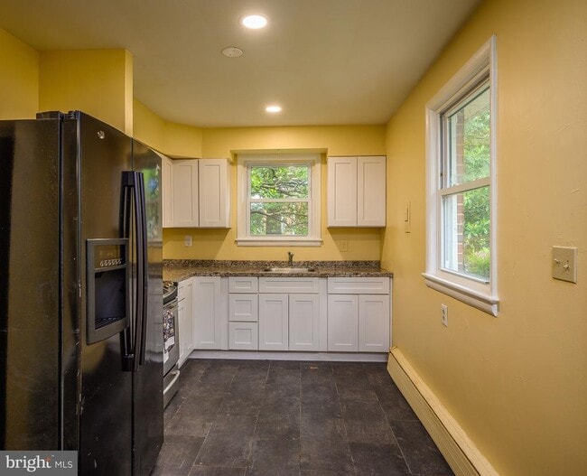 Building Photo - 6007 Bradley Ln