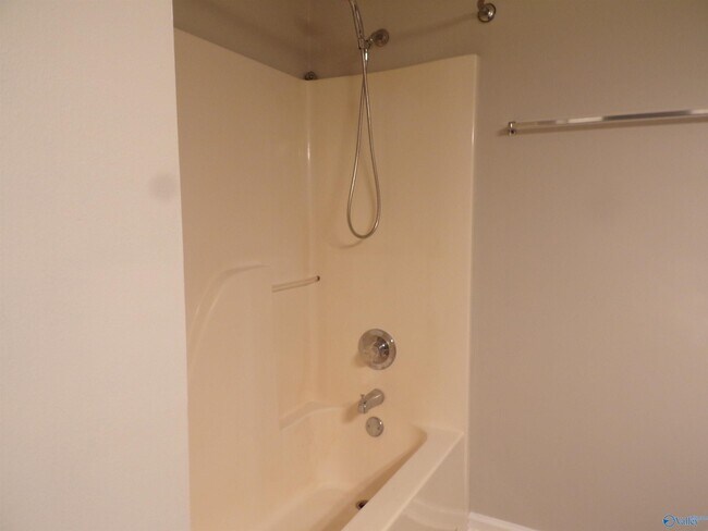 Building Photo - 100 Tess Cir