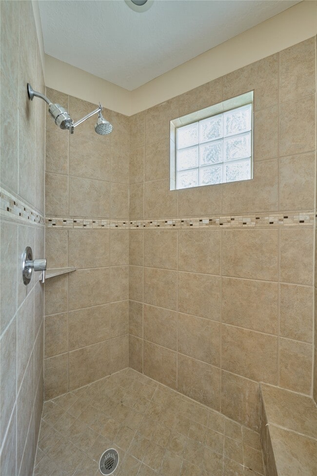 Building Photo - 2526 Bevis St