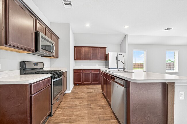Building Photo - 21414 Hartford Hollow Ln