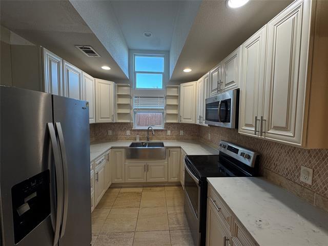 Building Photo - 5016 S I-35 Frontage Rd