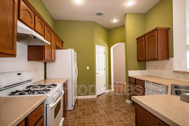 Building Photo - 8422 Whitebrush