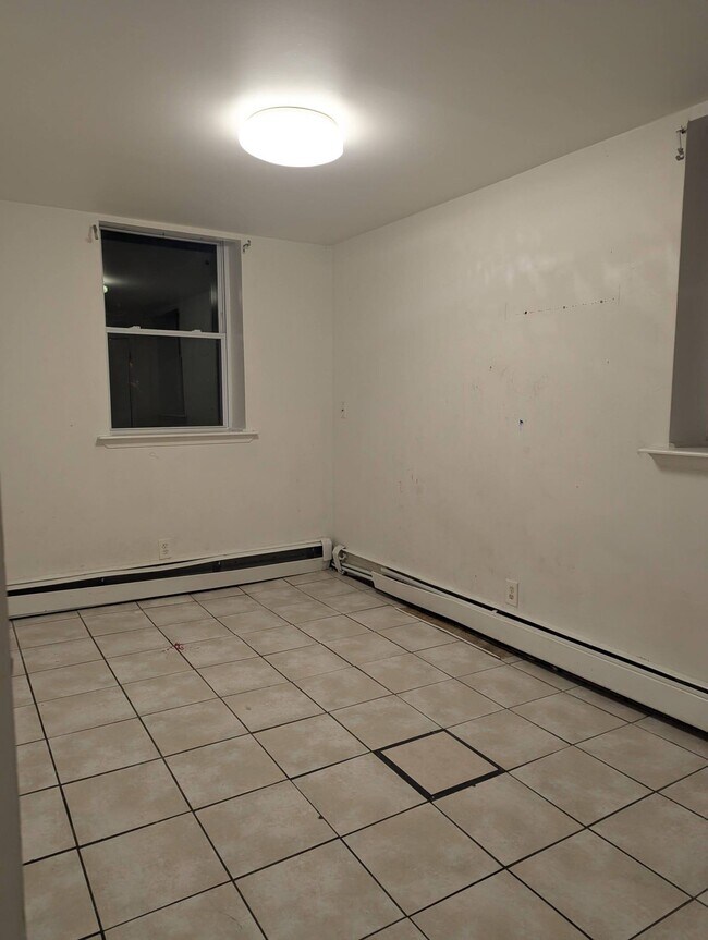 Building Photo - 327 Danforth Ave