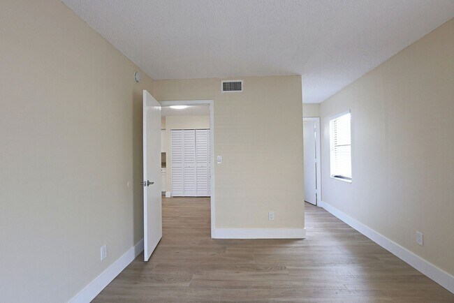 Building Photo - Mystic Gardens 5331-3104