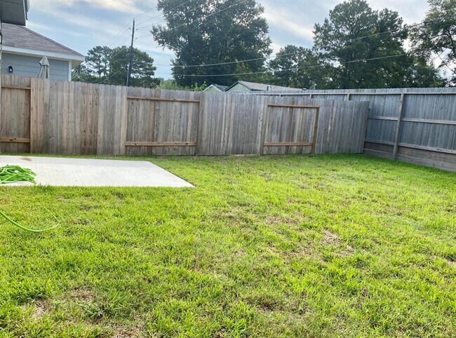Building Photo - 834 Redinger Ridge Dr