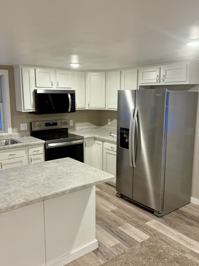 Building Photo - 401 W Douglas Ave