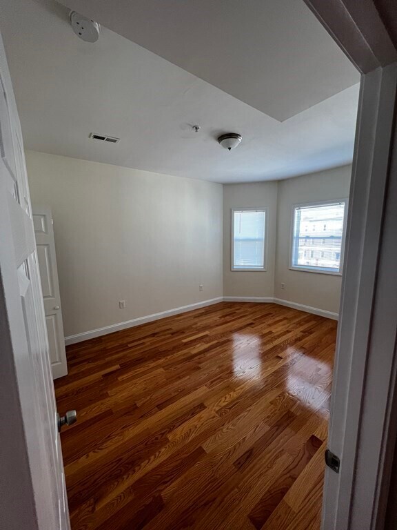 Building Photo - 53 Woodford St