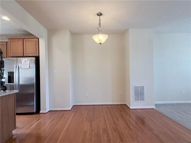 Building Photo - 525 Gala Dr