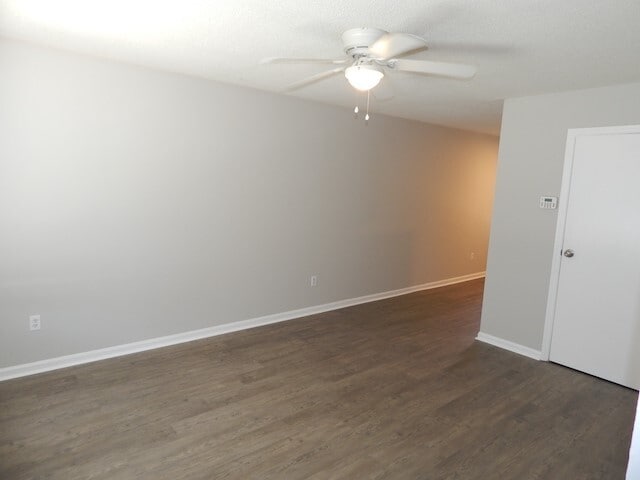 Building Photo - 515 N Walnut St