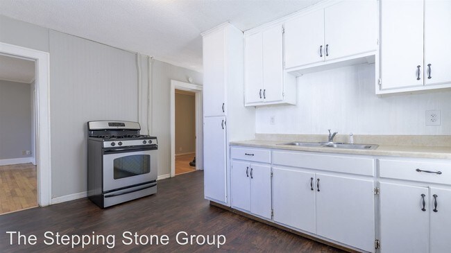 Building Photo - 2307 University Ave NE