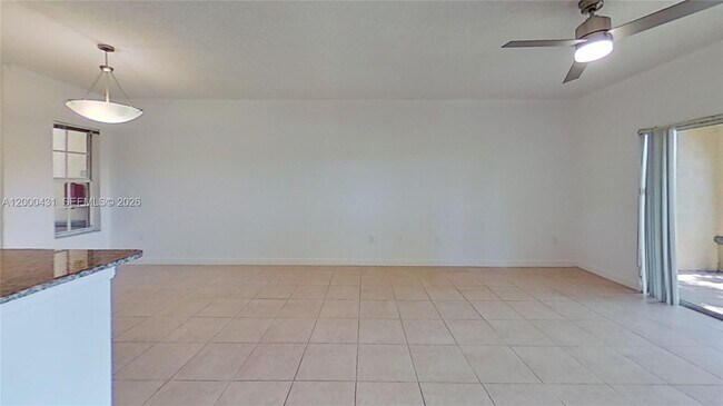 Building Photo - 2493 Centergate Dr