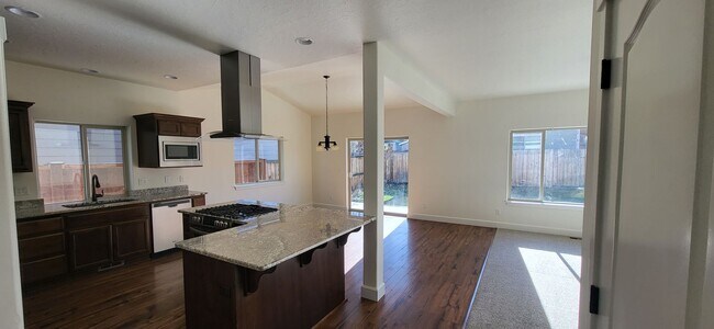 Building Photo - 21187 SE Kayla Ct