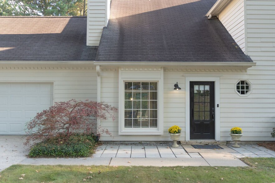 Building Photo - 1088 Colony Dr