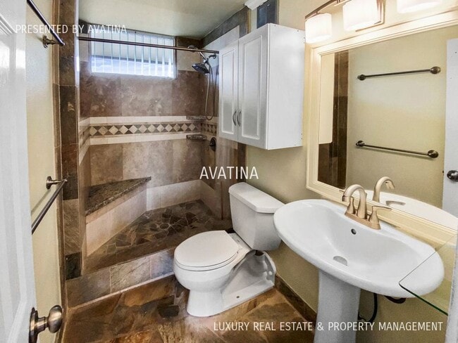 Building Photo - 95-2047 Waikalani Pl-D601