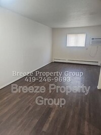 Building Photo - 4912 Douglas Rd