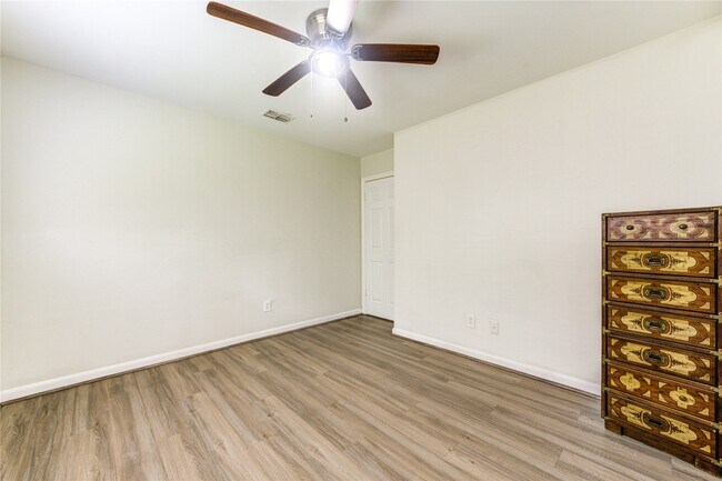 Building Photo - 8107 Durklyn Ln