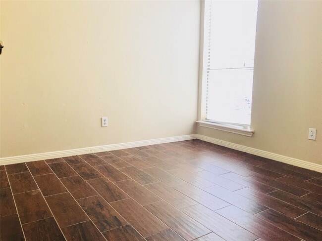 Building Photo - 7659 Alcomita Dr